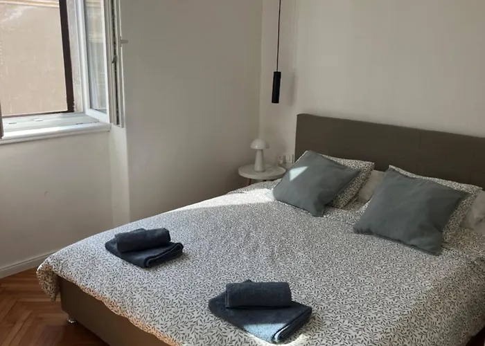 Nona Marija Centar * 普拉